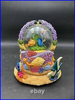 1994 Disney/Pixar Finding Nemo Musical Snow Globe Works/Plays Tiny Bubbles