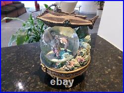 20,000 Leagues Under the Sea NAUTILUS DISNEY SNOWGLOBE SNOW GLOBE MUSIC BOX