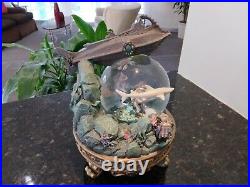 20,000 Leagues Under the Sea NAUTILUS DISNEY SNOWGLOBE SNOW GLOBE MUSIC BOX