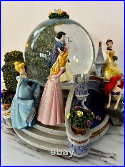 5 Princesses Disney Musical Snow Globe