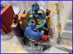 Brand New in Wrapping The Wonderful World Of Disney Bookends Musical Snow Globes