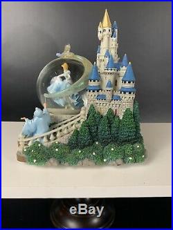 Cinderella Castle Light Up Musical Mement Snow Globe
