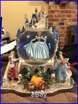 Cinderella Castle light up musical movement snow globe