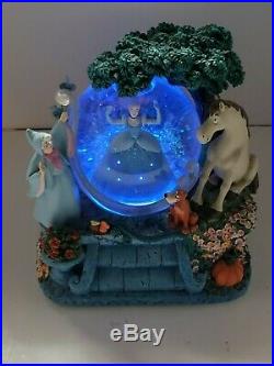 Cinderella Light Up Musical Snow Globe Disney Store Exclusive Works Perfectly