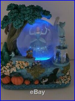 Cinderella Light Up Musical Snow Globe Disney Store Exclusive Works Perfectly