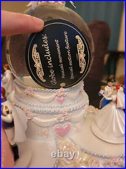 DISCONTINUED Disney Princesses Wedding Cake Animated Musical Snow Water Globe