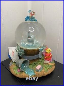 DISNEY DUMBO TAKES A BUBBLE BATH MUSICAL SNOW GLOBE (ROCK A BYE BABY) Brand New