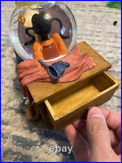 DISNEY GOOFY IN THE GOLDFISH BOWL MUSICAL SNOW GLOBE RETIRED Disneyland Rare