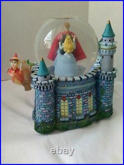 DISNEY Musical Snow Globe Cinderella Once Upon The Dream Fairy Godmothers Castle