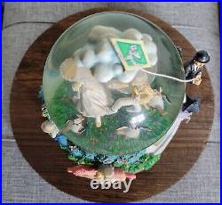 DISNEY STORE Mary Poppins Let's Go Fly A Kite Water Snow Globe Music Box