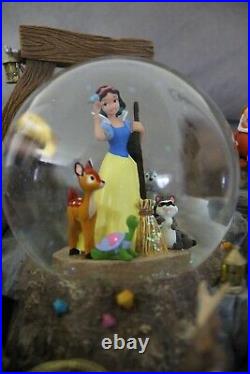 DISNEY Snow White and The Seven Dwarves Snow globe Music Box Figure RARE
