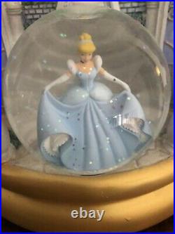 Disney 3 Scene Snow globe. Snow White, Sleeping Beauty, Cinderella Musical Spins