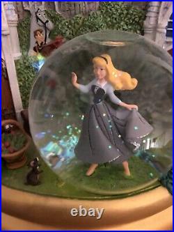 Disney 3 Scene Snow globe. Snow White, Sleeping Beauty, Cinderella Musical Spins