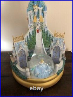 Disney 3 Scene Snow globe. Snow White, Sleeping Beauty, Cinderella Musical Spins