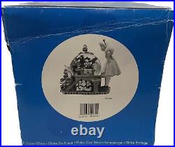 Disney 50th Anniversary Alice in Wonderland Alice's Trial Musical Snow Globe Box