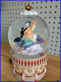 Disney Aladdin & Jasmine Musical Jumbo Snow Globe A Whole New World RARE
