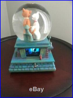 Disney Aristocats Snow globe with lights and music
