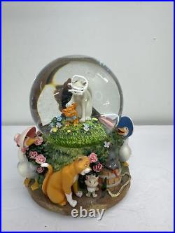 Disney Aristocats musical Snow Globe Everybody Wants To Be A Cat Excellent WORKS