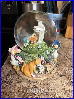 Disney Aristocats musical Snow Globe Everybody Wants To Be A Cat Excellent WORKS