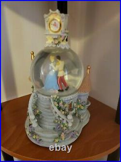 Disney CINDERELLA Wind Up Musical Snow Globe So This Is Love Staircase w Clock