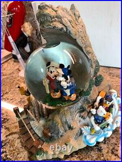 Disney California Adventure Musical Snow Globe Mickey Pluto Wolf Mountain Goofy