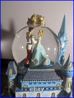 Disney Cinderella Castle Musical Snow Globe Dream Is A Wish Your Heart Makes