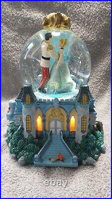 Disney Cinderella Castle Musical Snow Globe Dream Is A Wish Your Heart Makes vtg