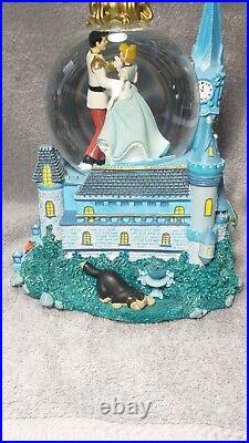 Disney Cinderella Castle Musical Snow Globe Dream Is A Wish Your Heart Makes vtg