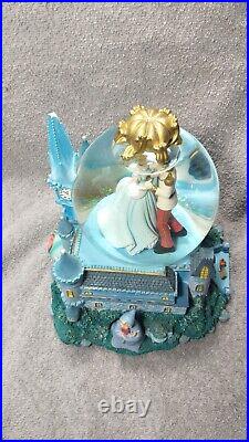 Disney Cinderella Castle Musical Snow Globe Dream Is A Wish Your Heart Makes vtg