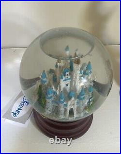 Disney Cinderella Castle Snow Globe Musical A Dream Is A Wish Your Heart Makes