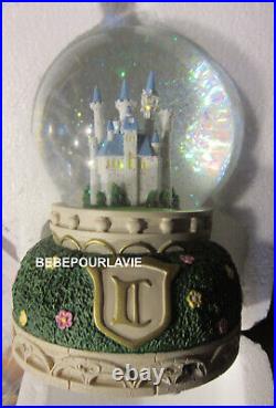 Disney Cinderella Rotating Illuminated Musical Glitter Globe Bradford Exchange
