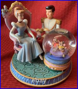 Disney Cinderella and Prince And Show Musical Snow Globe