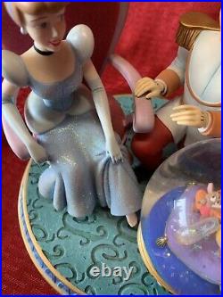 Disney Cinderella and Prince And Show Musical Snow Globe