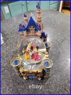 Disney Collectors RARE Disneyland 50th Anniversary Musical Castle Snow globe