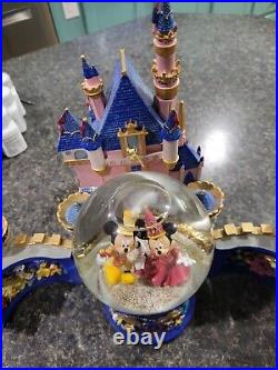 Disney Collectors RARE Disneyland 50th Anniversary Musical Castle Snow globe