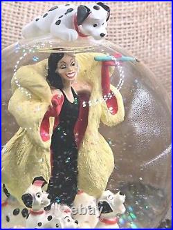 Disney Cruella de Vil 101 Dalmatians Musical Snow Globe Works Clean Retired