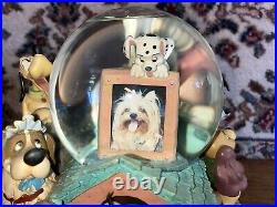 Disney Dogs Musical Globe h