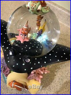 Disney Finding Nemo Coral Reef Musical Snow Globe #95526 Over The Waves NIB FS