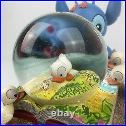 Disney Lilo & Stitch Ducks Ugly Ducklings Musical Snow Globe Snowglobe 1/100