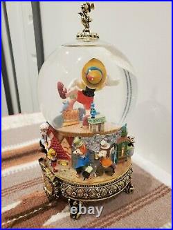 Disney Masters of Animation 9.5 Pinocchio Musical Water Globe. Ollie Johnston