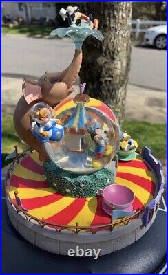 Disney Mickey Donald Goofy DISNEYLAND Music Box Spin Figurine Snowglobe