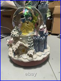 Disney Mickey & Friends Christmas Double Globe Musical Snowglobe Castle Box Read