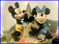 Disney Mickey & Minnie Mouse By The Beautiful Sea Beach Musical Snow Globe