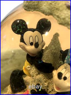 Disney Mickey & Minnie Mouse By The Beautiful Sea Beach Musical Snow Globe