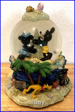 Disney Mickey & Minnie Mouse By The Beautiful Sea Beach Musical Snow Globe