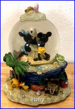 Disney Mickey & Minnie Mouse By The Beautiful Sea Beach Musical Snow Globe