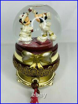 Disney Mickey & Minnie Mouse Victorian Christmas Snow Globe Musical Works