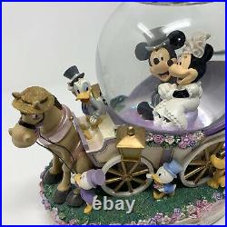 Disney Mickey & Minnie Wedding Coach Musical Snow Globe Just Married Rare