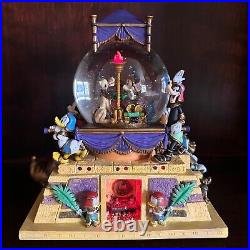 Disney Minnie Mouse Cleopatra Queen Of The Nile Light Up Musical Snow Globe