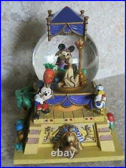 Disney Minnie Yoo Hoo Musical Cleopatra Egyptian Mickey Goofy Donald Snow Globe
